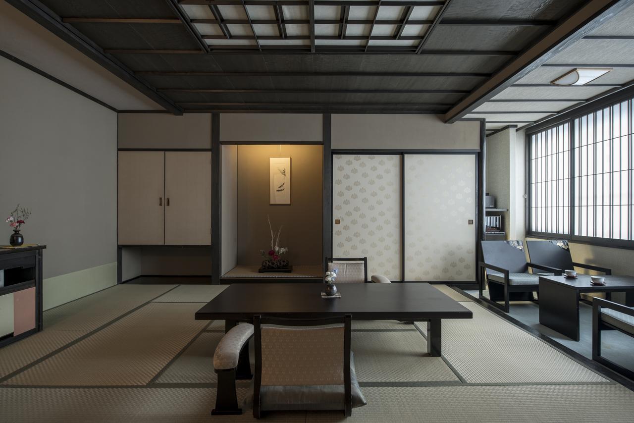 Takamiya Ryokan Yamanoki Йонедзава Экстерьер фото